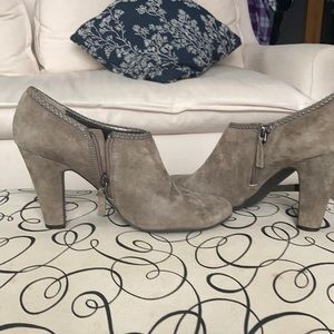 Tahari Suede shooties.  Fabulous greige color